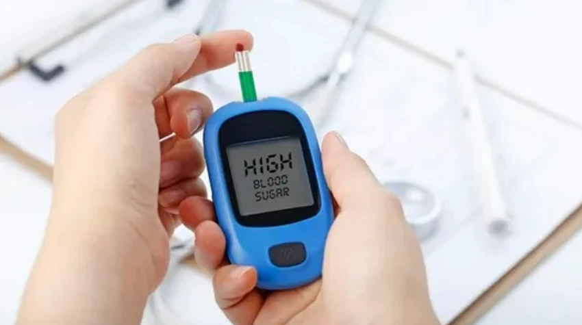 Bước đầu tiên để quản lý bệnh tiểu đường là theo dõi thường xuyên lượng đường trong máu để đảm bảo chúng ở mức bình thường. Ảnh: Freepik Bước đầu tiên để quản lý bệnh tiểu đường là theo dõi thường xuyên lượng đường trong máu để đảm bảo chúng ở mức bình thường. Ảnh: Freepik