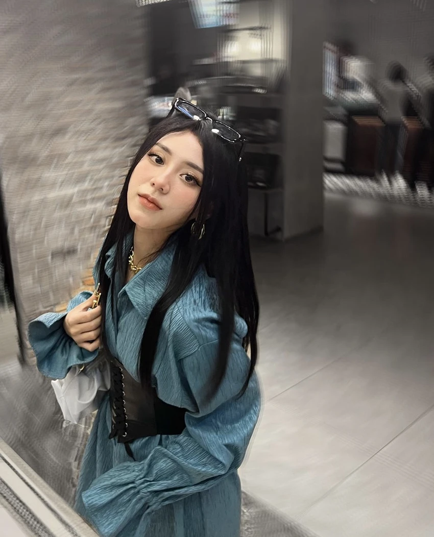 “Cô giáo Vật lý” từng khiến Độ Mixi, Pewpew nguyện theo học bất ngờ chuyển hướng làm giải trí. “Cô giáo Vật lý” từng khiến Độ Mixi, Pewpew nguyện theo học bất ngờ chuyển hướng làm giải trí.