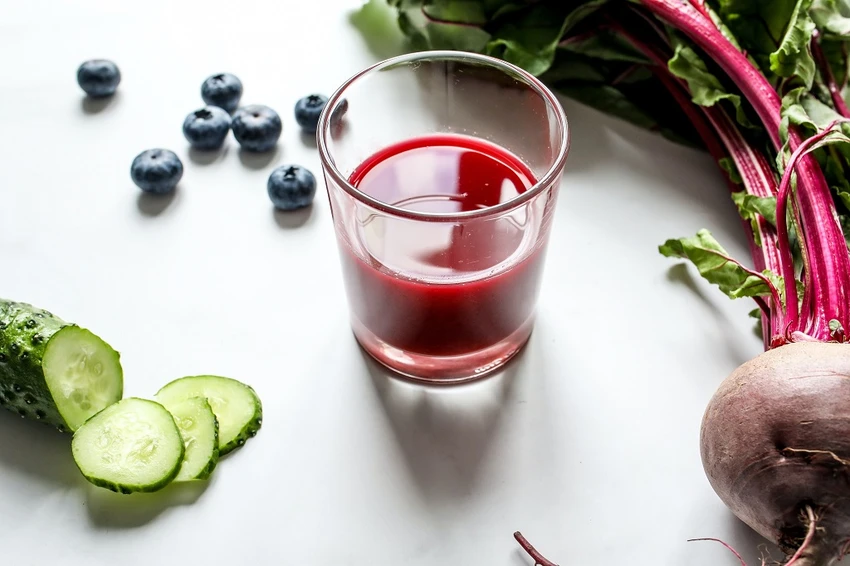 Nước ép củ dền giàu chất sắt và vitamin C có thể ngăn ngừa tình trạng thiếu sắt dẫn đến thiếu máu. Ảnh: Pexels Nước ép củ dền giàu chất sắt và vitamin C có thể ngăn ngừa tình trạng thiếu sắt dẫn đến thiếu máu. Ảnh: Pexels