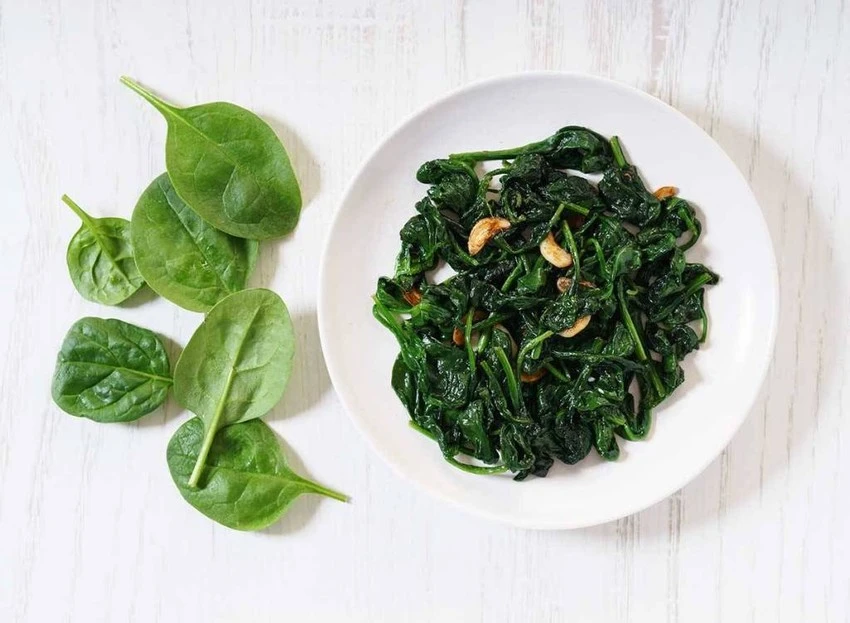 Rau bina rất giàu vitamin, khoáng chất và chất chống oxy hóa .Ảnh: Shutterstock Rau bina rất giàu vitamin, khoáng chất và chất chống oxy hóa .Ảnh: Shutterstock