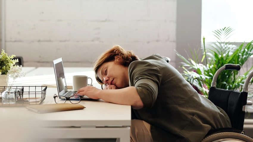 Nhiều người có xu hướng cảm thấy mệt mỏi và uể oải sau bữa ăn trưa. Ảnh: Pexels Nhiều người có xu hướng cảm thấy mệt mỏi và uể oải sau bữa ăn trưa. Ảnh: Pexels