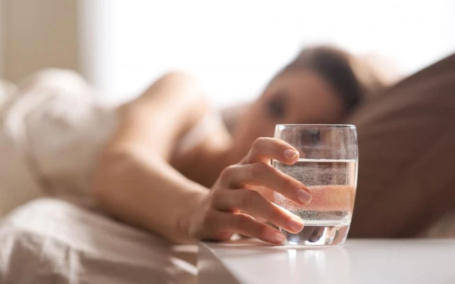 Uống đủ nước có thể thúc đẩy nhanh quá trình giảm cân