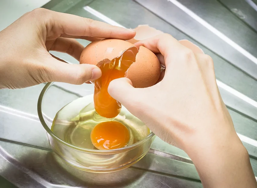 Những loại thực phẩm dễ gây ngộ độc nếu ăn sống