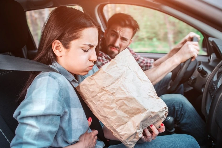 Các mẹo đơn giản giúp giảm say xe khi đi đường dài