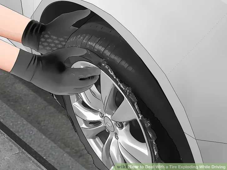 Kỹ năng sống còn khi ô tô nổ lốp giữa cao tốc