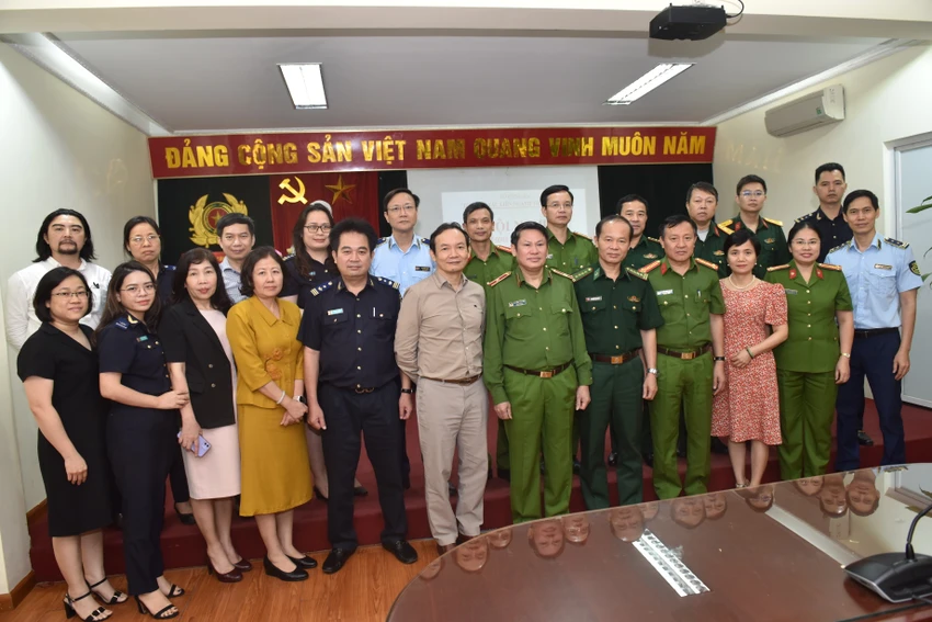 Các thành viên Tổ công tác liên ngành trung ương chụp ảnh ra mắt tại Hội nghị. Các thành viên Tổ công tác liên ngành trung ương chụp ảnh ra mắt tại Hội nghị.