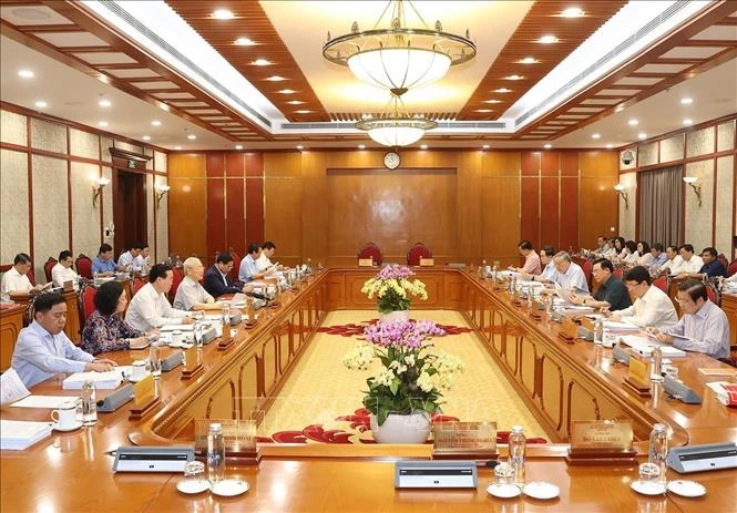 Tổng Bí thư Nguyễn Phú Trọng chủ trì cuộc họp Bộ Chính trị cho ý kiến về Báo cáo tổng kết thực hiện Nghị quyết số 26-NQ/TW về phương hướng, nhiệm vụ phát triển tỉnh Nghệ An đến năm 2020. Ảnh: Cổng TTĐT Chính phủ Tổng Bí thư Nguyễn Phú Trọng chủ trì cuộc họp Bộ Chính trị cho ý kiến về Báo cáo tổng kết thực hiện Nghị quyết số 26-NQ/TW về phương hướng, nhiệm vụ phát triển tỉnh Nghệ An đến năm 2020. Ảnh: Cổng TTĐT Chính phủ