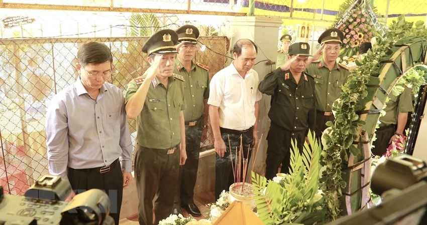 Cận cảnh hiện trường vụ tấn công hai trụ sở xã ở Đắk Lắk ảnh 9 Cận cảnh hiện trường vụ tấn công hai trụ sở xã ở Đắk Lắk ảnh 9