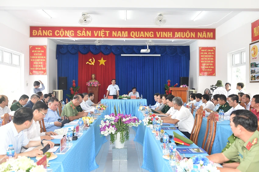 Phó Thủ tướng Trần Lưu Quang đánh giá cao Cà Mau quyết liệt triển khai toàn diện nhiều biện pháp nhằm đẩy lùi tình trạng IUU, đạt được những kết quả rất tích cực. Ảnh: plo.vn