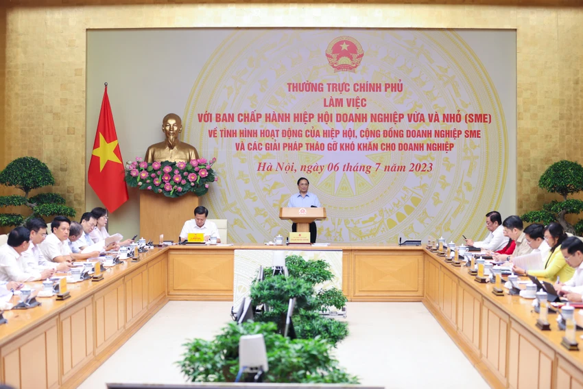 Thủ tướng khẳng định Chính phủ luôn lắng nghe, chia sẻ, nỗ lực để có các giải pháp tháo gỡ khó khăn cho doanh nghiệp. Ảnh: plo.vn