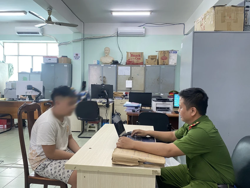 nhom-cuop-nhi-thuc-hien-nhieu-vu-trom-cuop-lien-quan-o-tp-hcm-1.jpg