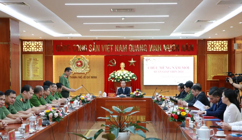 chu-tich-nuoc-tham-cong-an-tphcm-1.JPG