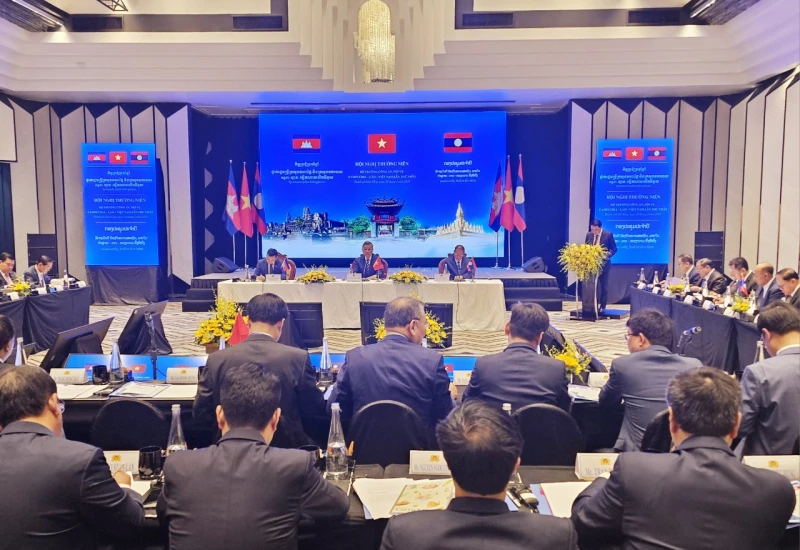 hoi-nghi-thuong-nien-lan-thu-nhat-bo-cong-an-bo-noi-vu-viet-nam-campuchia-lao-2.jpg