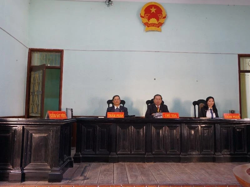 HĐXX không đồng ý cho kiểm sát viên chưa nghiên cứu hồ sơ ra phiên tòa. Ảnh: NGÂN NGA