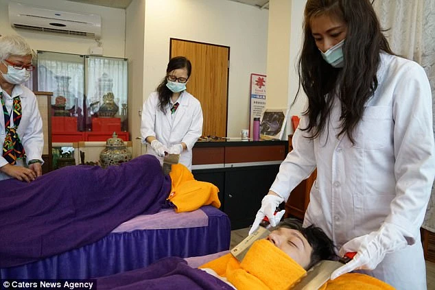 Massage bằng dao phay ở Đài Loan
