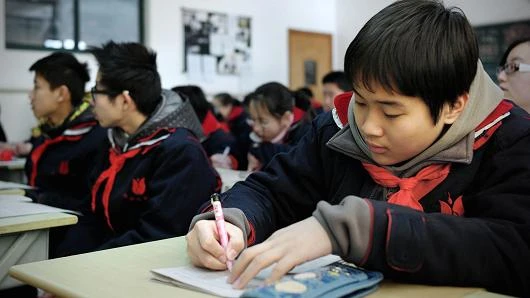 Cuộc chiến giành giáo viên lương 11 triệu USD ở Hong Kong ảnh 2 Cuộc chiến giành giáo viên lương 11 triệu USD ở Hong Kong ảnh 2