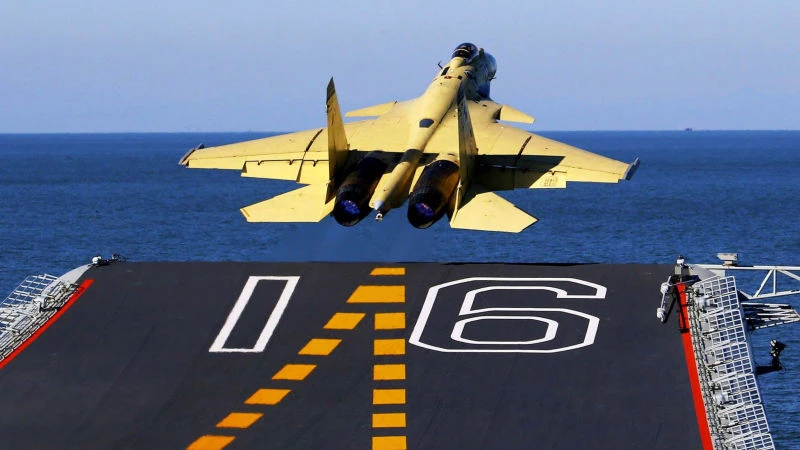 máy bay J-15 Trung Quốc rơi