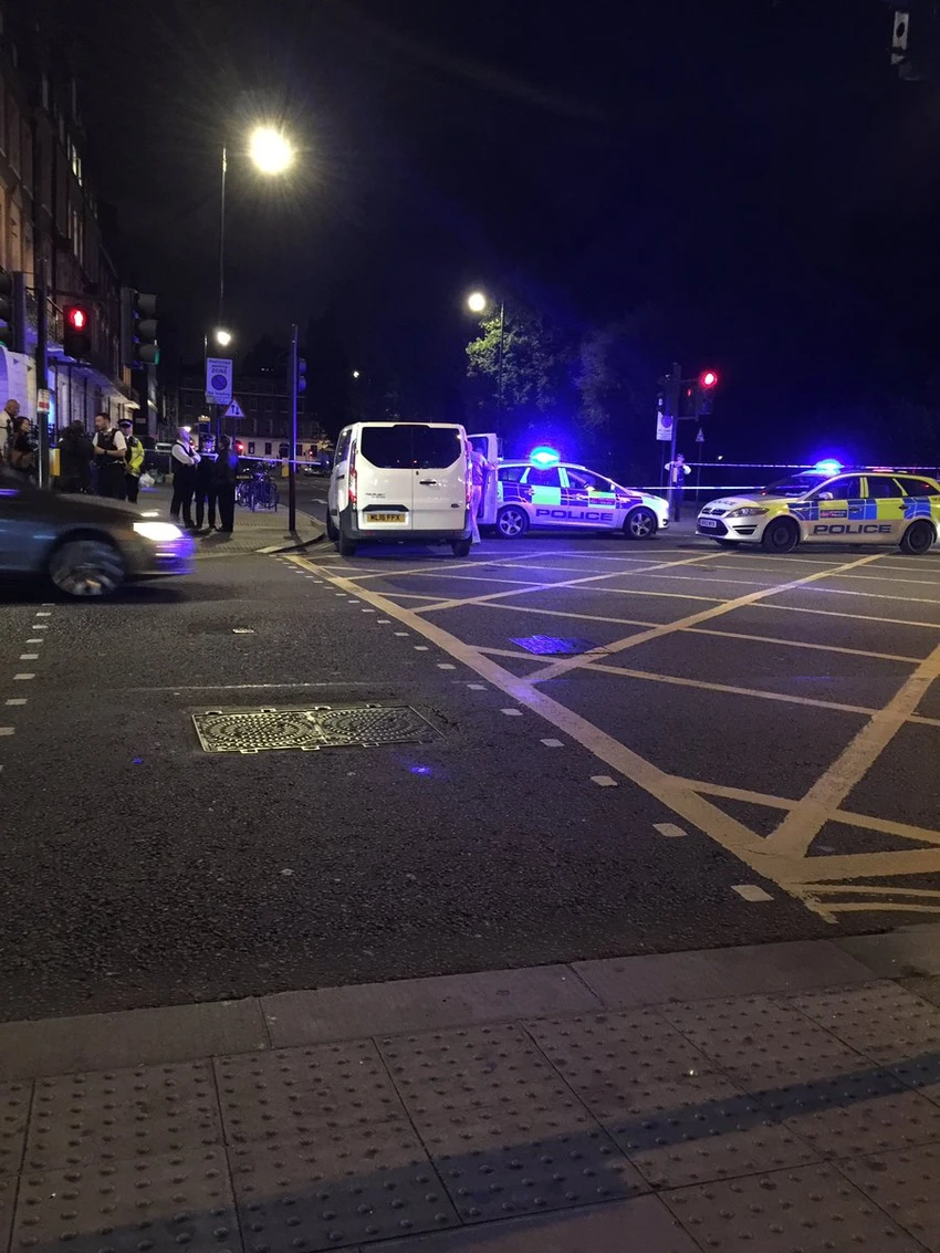 đâm người ở London