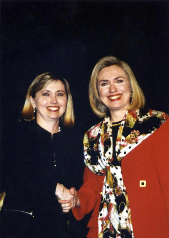 bản sao bà Clinton