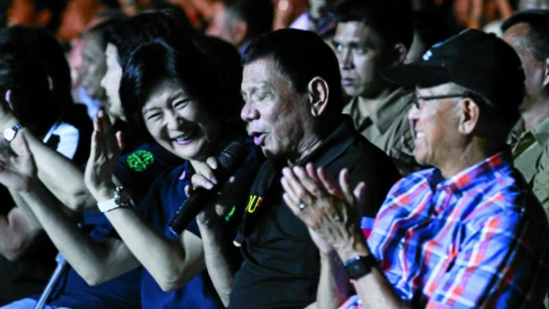 Nghe Tổng thống Duterte trổ tài ca hát ảnh 1 Tổng thống Duterte