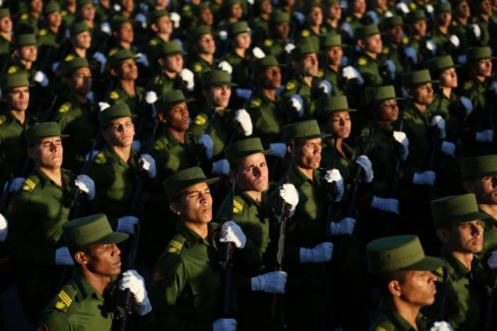 Cuba diễu hành 