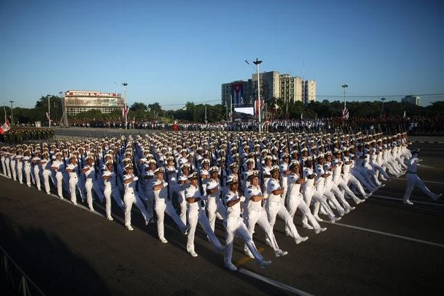 Cuba diễu hành 