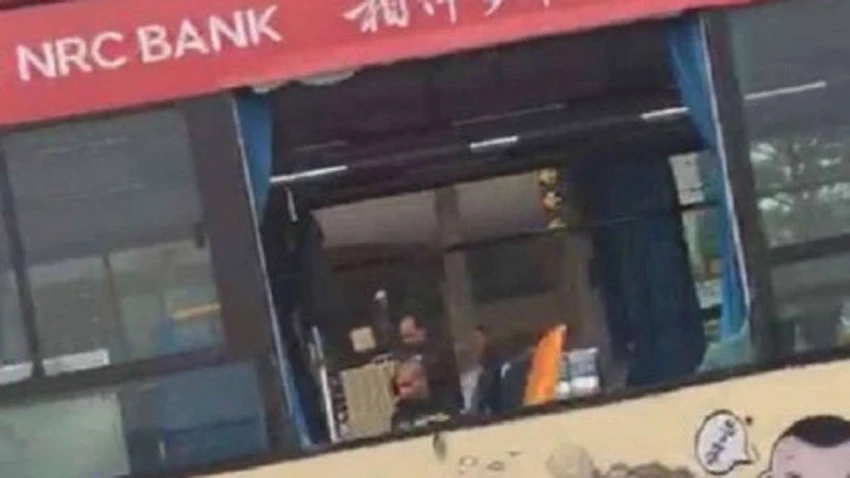 xe buýt đánh bom