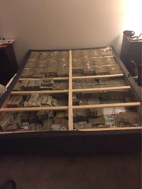20 triệu USD tiền mặt