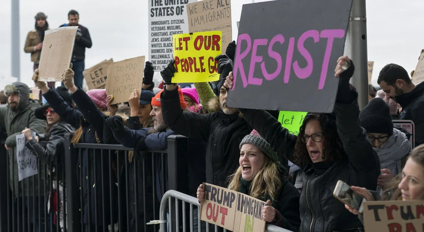 biểu tình chống Trump