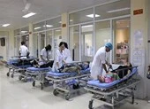 12 du khách Trung Quốc nhập viện sau khi ăn sáng