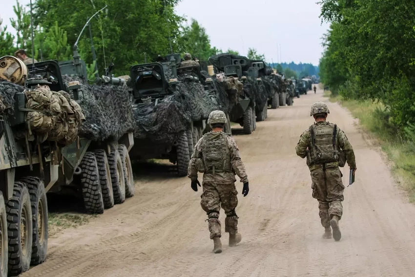 NATO có thể thất trận trước Nga chỉ vì... kẹt xe ảnh 1