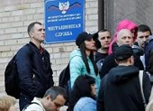 Ukraine coi hộ chiếu Nga cấp cho dân Donbass vô giá trị