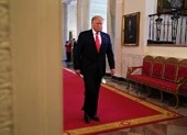 Ông Trump: Sẽ khiến Iran 'thắc thỏm' về chiến tranh 