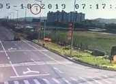 Video: Tiêm kích JH-7 Trung Quốc cắm đầu xuống đất phát nổ