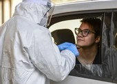 COVID-19 Ý: Tử vong tăng nhẹ, thử nghiệm xét nghiệm lưu động