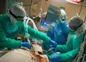 Gần 1 triệu ca nhiễm, châu Âu vẫn trong 'mắt bão' COVID-19 