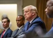 Ông Trump nói đang uống thuốc trị sốt rét để ngừa COVID-19