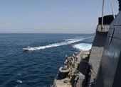 Ông Trump lệnh Hải quân Mỹ 'bắn, phá' tàu Iran nếu bị quấy rầy