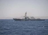 Tàu Iran vừa cập cảng, Mỹ điều tàu chiến áp sát Venezuela 
