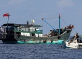 Indonesia triệu tập đại sứ TQ vì video thủy táng thuyền viên