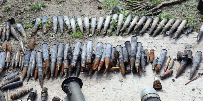 Đạn dược được bố trí trong khuôn viên sân bay chuyên vận chuyển hàng hóa quốc tế Antonov của Ukraine. Ảnh: Volodymyr Tarasov/ UKRINFORM/FUTURE PUBLISHING/GETTY IMAGES Đạn dược được bố trí trong khuôn viên sân bay chuyên vận chuyển hàng hóa quốc tế Antonov của Ukraine. Ảnh: Volodymyr Tarasov/ UKRINFORM/FUTURE PUBLISHING/GETTY IMAGES