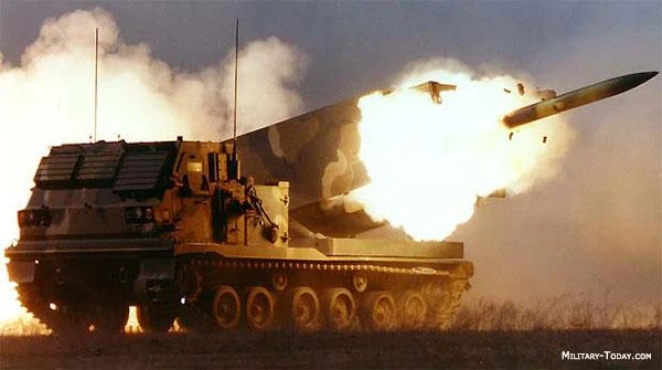 Hệ thống pháo phản lực bắn loạt M270. Ảnh: MILITARY-TODAY.COM Hệ thống pháo phản lực bắn loạt M270. Ảnh: MILITARY-TODAY.COM