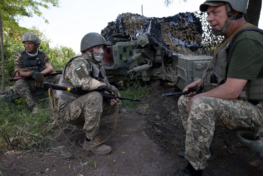 Một đơn vị pháo binh Ukraine cùng với súng chống tăng cũ kỹ ở vùng Kherson. Ảnh: Tyler Hicks/The New York Times Một đơn vị pháo binh Ukraine cùng với súng chống tăng cũ kỹ ở vùng Kherson. Ảnh: Tyler Hicks/The New York Times