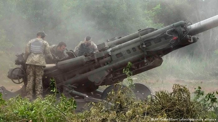 Các nước phương Tây đang gửi nhiều loại pháo cho Ukraine. Ảnh: DW Các nước phương Tây đang gửi nhiều loại pháo cho Ukraine. Ảnh: DW