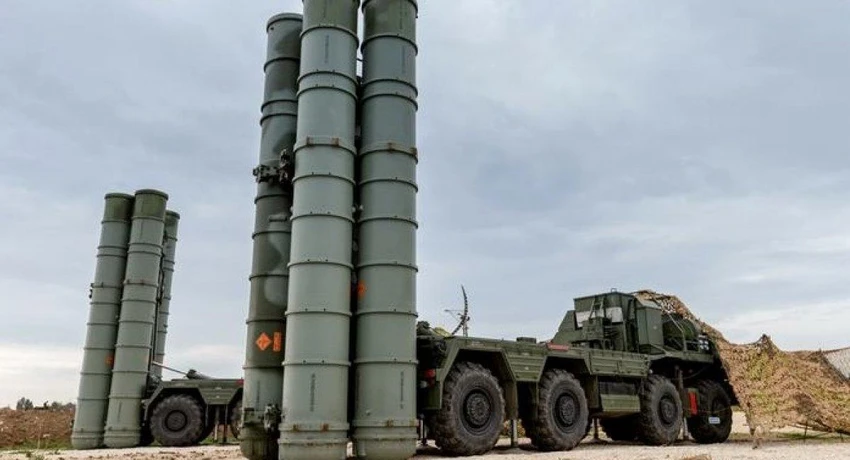 Tên lửa đất đối không tầm xa S-300. Ảnh: Defense Express