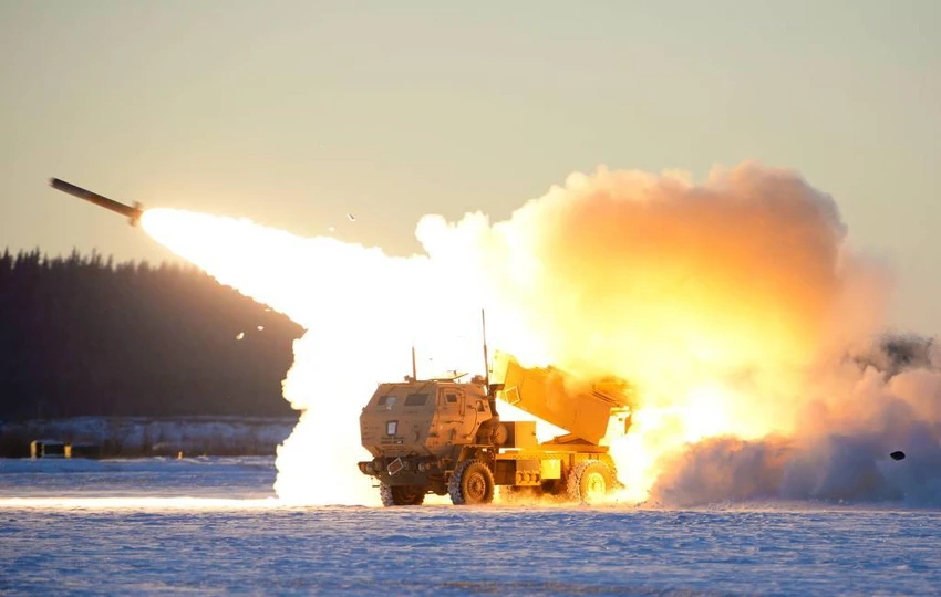 Hệ thống HIMARS của Mỹ khai hỏa. Ảnh: The EurAsian Times Hệ thống HIMARS của Mỹ khai hỏa. Ảnh: The EurAsian Times