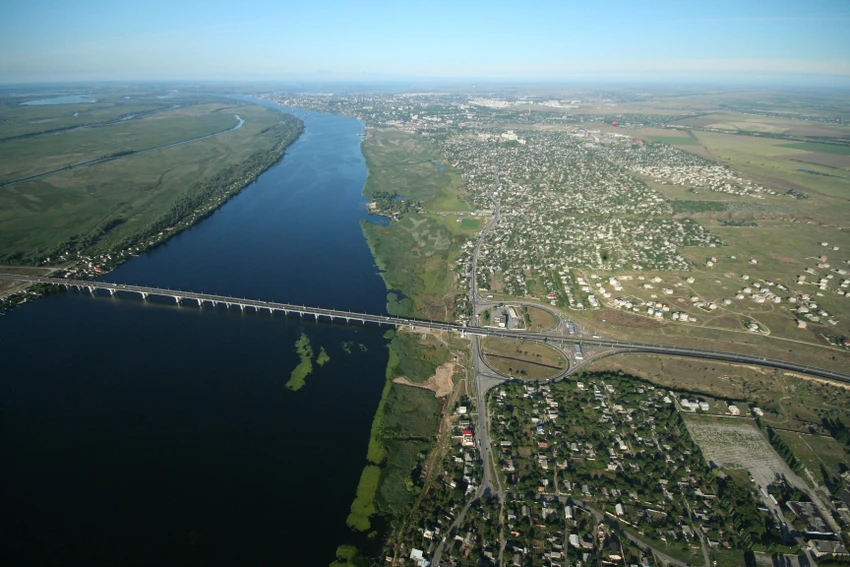 Cầu Antonivka gần khu vực Kherson. Ảnh: WIKIPEDIA Cầu Antonivka gần khu vực Kherson. Ảnh: WIKIPEDIA