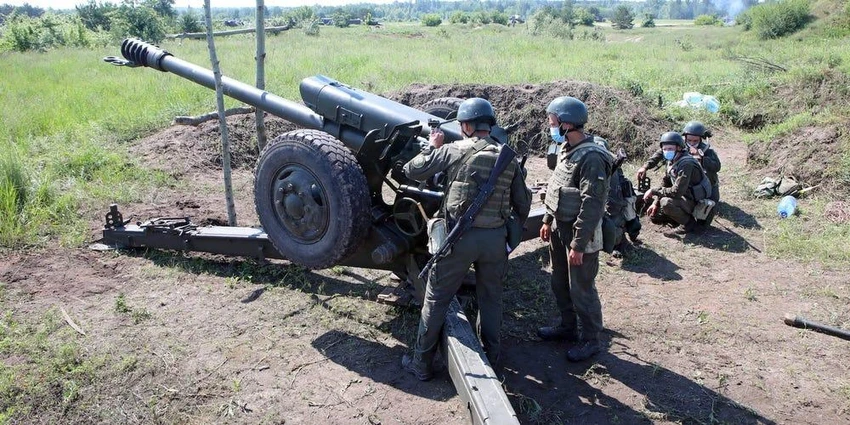 Binh sĩ Ukraine sử dụng lựu pháo trong một cuộc tập trận pháo binh ở khu vực Kharkiv hồi tháng 6-2021. Ảnh: Vyacheslav Madiyevskyy/ Ukrinform/Future Publishing/GETTY IMAGES Binh sĩ Ukraine sử dụng lựu pháo trong một cuộc tập trận pháo binh ở khu vực Kharkiv hồi tháng 6-2021. Ảnh: Vyacheslav Madiyevskyy/ Ukrinform/Future Publishing/GETTY IMAGES