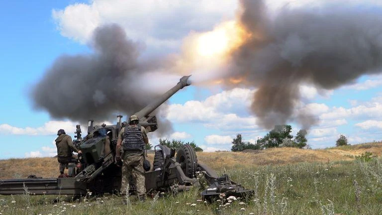 Binh sĩ Ukraine bắn pháo kéo ở vùng Donbass tháng 7-2022. Ảnh: FUTURE PUBLISHING/GETTY IMAGES Binh sĩ Ukraine bắn pháo kéo ở vùng Donbass tháng 7-2022. Ảnh: FUTURE PUBLISHING/GETTY IMAGES