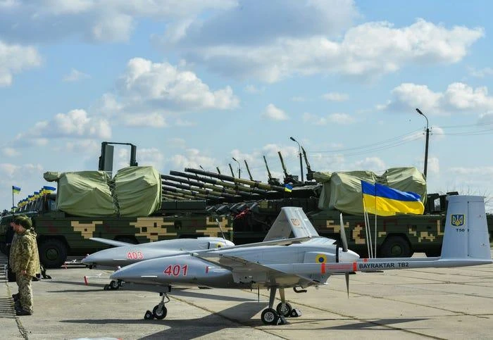 UAV Bayraktar TB2 trong chuyến bay thử nghiệm tại căn cứ quân sự Hmelnitski của Ukraine tháng 3-2019. Ảnh: Press Office of the President of Ukraine / Mykola Lararenko / Handout/Anadolu Agency/Getty Images UAV Bayraktar TB2 trong chuyến bay thử nghiệm tại căn cứ quân sự Hmelnitski của Ukraine tháng 3-2019. Ảnh: Press Office of the President of Ukraine / Mykola Lararenko / Handout/Anadolu Agency/Getty Images
